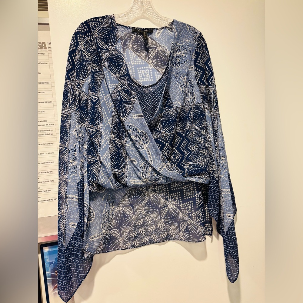 BCBGMaxAzria Navy and White Geometric Blouse